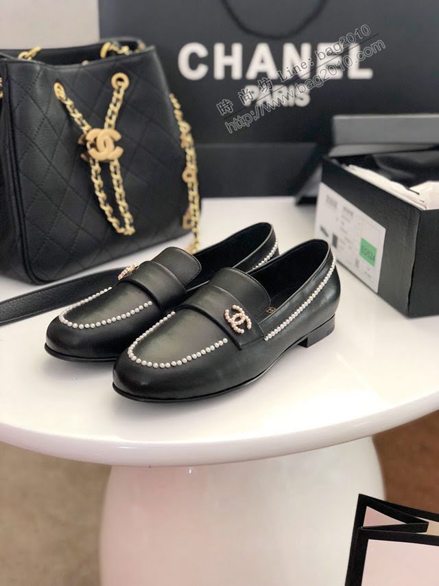 Chanel女鞋 香奈兒2020春夏頂級涼鞋系列 大扣小珍珠 Chanel爆款休閒女單皮鞋  naq1310